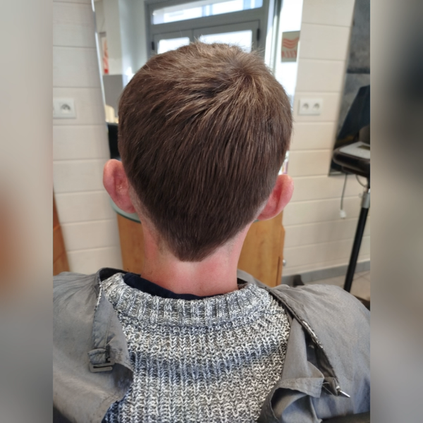 Coupe homme réalisée au salon Actuel Coiff
